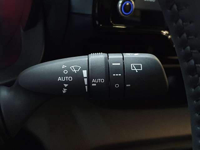 Toyota Yaris 1.5 Hybrid Active | Auto. | Adaptieve Cruise | Stoelverw. | Apple & Android