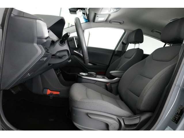 Hyundai IONIQ Comfort EV 38 kWh / CAMERA / CARPLAY / ADAP. CRUISE / CLIMA / STOELVERW. /