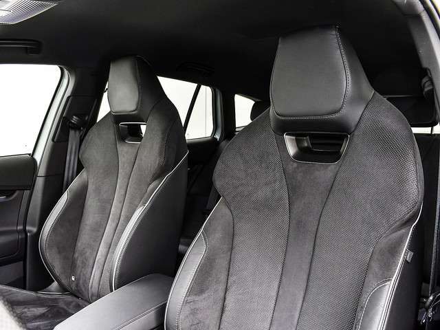Škoda Enyaq iV 80 Sportline 204pk 77 kWh | Side Assist | Keyless | Camera | ACC | Sportstoelen | Stuur- & Stoelverwarming | 21"Velgen | 12 Maanden BOVAG-Garantie