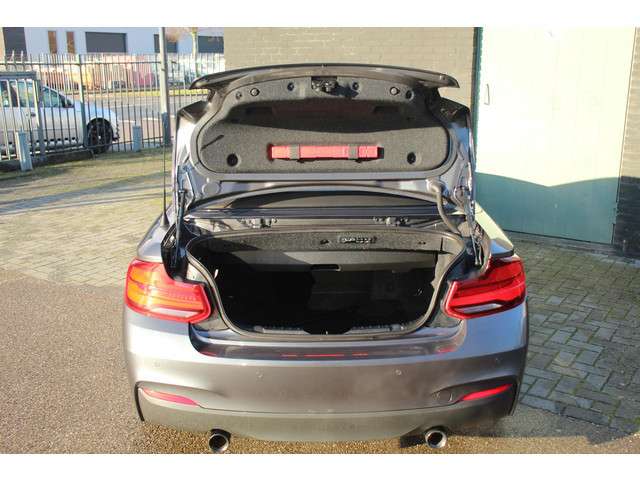BMW 2-serie Cabrio M240i High Executive Clima Cruise Navi Full Map DAB LED Voorstoelen + Stuurwiel Verwarmd PDC v+a Achteruitrijcamera