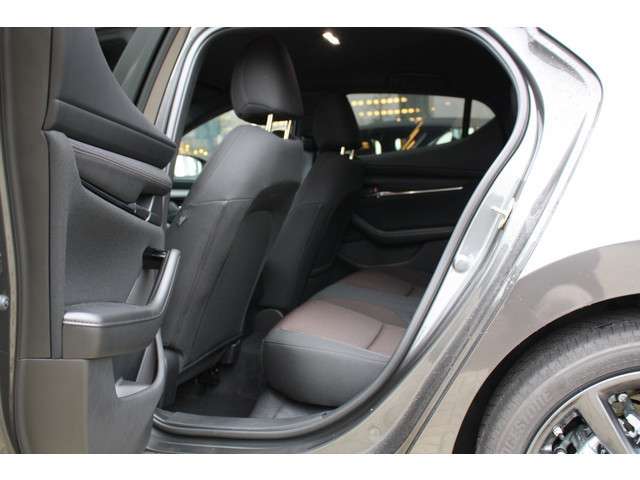 Mazda 3 | DAB | LED | HUD | Apple carplay/ Android auto | Stoel- Stuurverwarming |