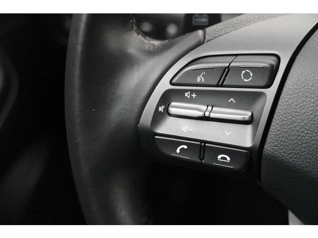 Hyundai KONA BWJ 2019 / EV Fashion 64 kWh ( 18.499,- na subsidie ) / Clima / Camera a. / Navigatie / Cruise / Head Up / Carplay / Privacy glass /