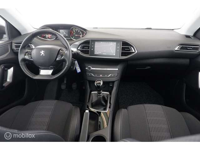 Peugeot 308 1.2  110PK Blue Lease Executive panorama/nav/cam/lmv16