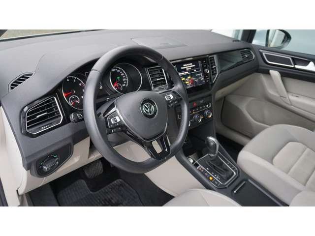 Volkswagen Golf Sportsvan 1.5 TSI 150pk DSG Highline Pano.Dak LED 17inch LM Navi Clima Keyless Stoelverwarming A-Camera *White Silver Metallic* 1e Eigenaar 18854km!