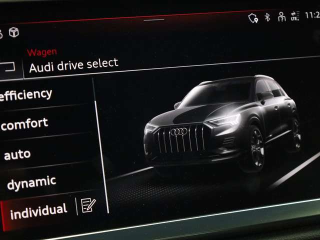Audi Q3 35 TFSI/150PK S Line · Drive select · Parkeersensoren + camera · Leder/Alcantara