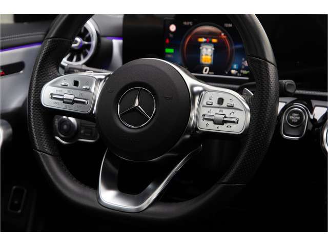 Mercedes-Benz CLA-Klasse Shooting Brake 250 e AMG Night Edition, Panorama, Sfeerverlichting, Hybrid 2020