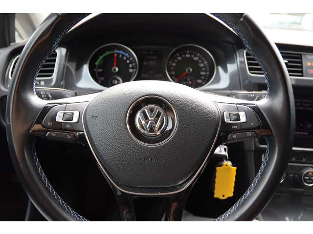 Volkswagen e-Golf *INCL. BTW* | CAMERA | CARPLAY | ADAPTIVE CRUISE