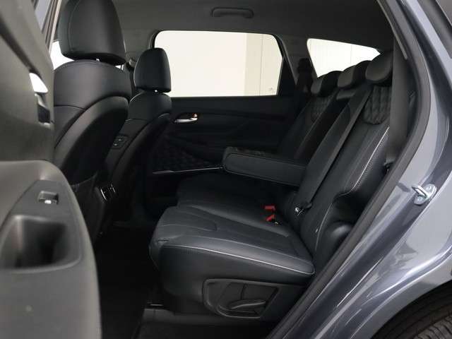 Hyundai Santa Fe 1.6 T-GDI HEV Comfort Smart 7 Persoons | Trekhaak | DAB | Naviga
