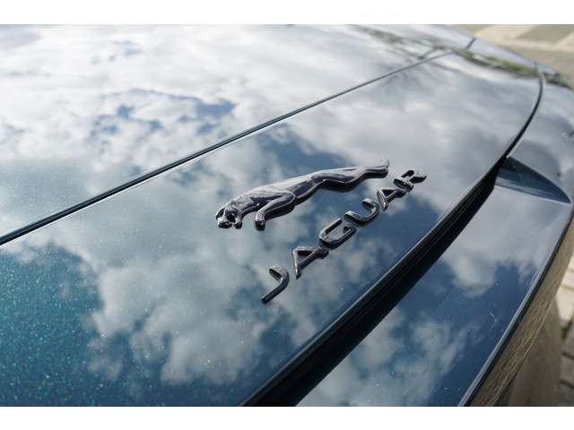 Jaguar F-Type P300 RWD R-Dynamic | Facelift | British Racing Green | Meridian Audio |