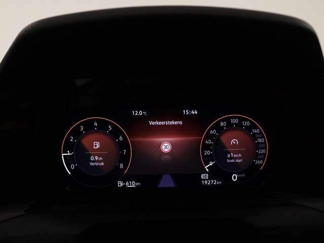 Volkswagen GOLF 1.5 TSI Life Business 150PK | Stoelverwarming | NAVI | Adaptive cruise