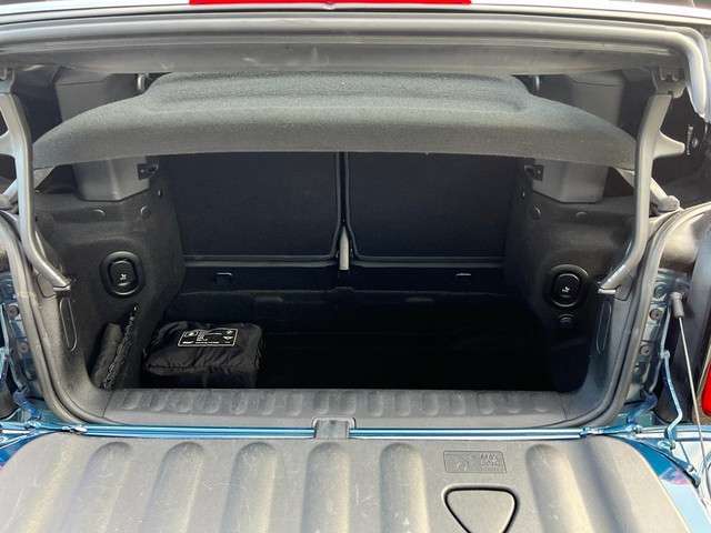 Mini Mini Cabrio 2.0 Cooper S Sidewalk Edition Apple Carplay, Adaptive Cruise Control, Stoelverwarming, Head-Up Display, Virtual Cockpit, stuurverwarming, Climate Control, Achteruitrijcamera, Isofix (MET GARANTIE*)