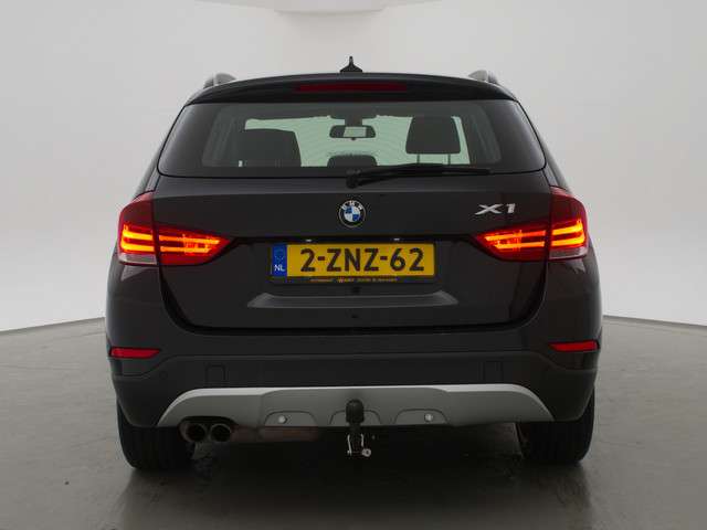 BMW X1 sDrive20i 184 PK + LEDER SPORTINTERIEUR / NAVIGATIE / TREKHAAK