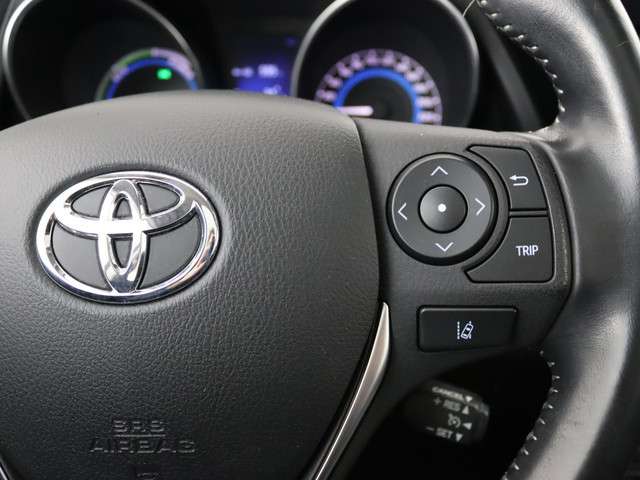 Toyota Auris Touring Sports 1.8 Hybrid Freestyle | Navigatie | Cruise control | panoramadak |