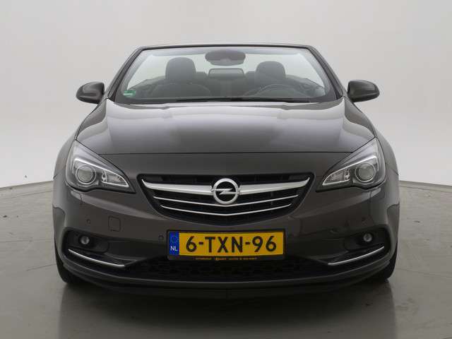 Opel Cascada 1.4 TURBO 140 PK COSMO + SPORTSTOELEN / 19 INCH / STOELVERW. / XENON