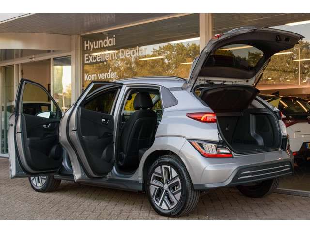 Hyundai KONA EV Fashion 64 kWh | 3 Fase | Navigatie | Camera