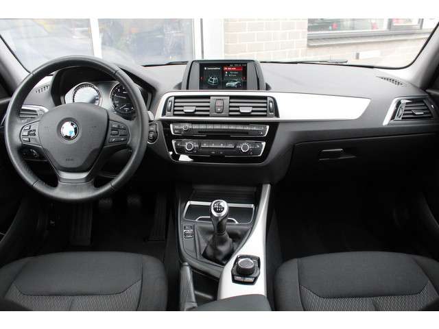 BMW 1-serie 116i Executive / 18" LMV / Cruise / Stoelverwarming