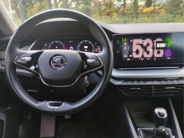Škoda Octavia Combi 1.0 TSI Business Edition Navigatie - Elektrische achterklep - Keyless entry - NL auto