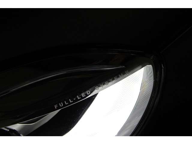Volvo V40 1.5 T2 R-Design // LEDER // FULL-LED // AUTOMAAT //