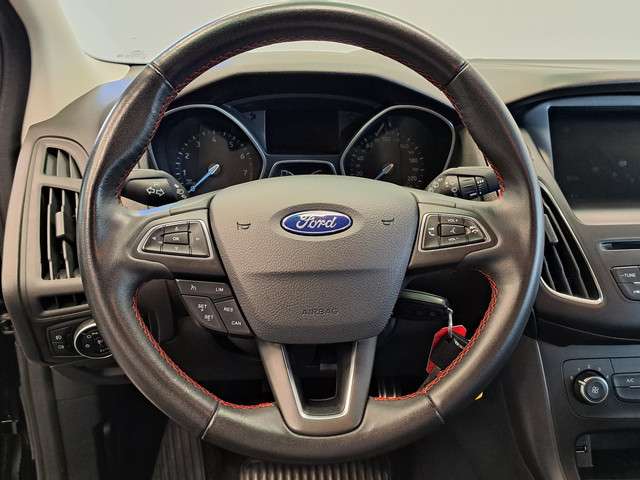 Ford Focus 1.5 Black Edition Cruise Control Navi 18''LM 150 PK!