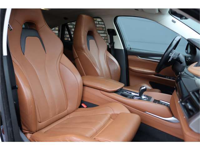 BMW X6 M Aut8, 575PK, Schuif/-Kanteldak, Carbon Interieur, Head-up Display, Harman-Kardon, Soft-Close, Elek. Trekhaak, Stoelverwarming/-ventilatie, Stuurwiel Verwarmd, Stoelverwarming Achter, Rijassistentiesysteem