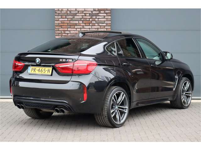 BMW X6 M Aut8, 575PK, Schuif/-Kanteldak, Carbon Interieur, Head-up Display, Harman-Kardon, Soft-Close, Elek. Trekhaak, Stoelverwarming/-ventilatie, Stuurwiel Verwarmd, Stoelverwarming Achter, Rijassistentiesysteem