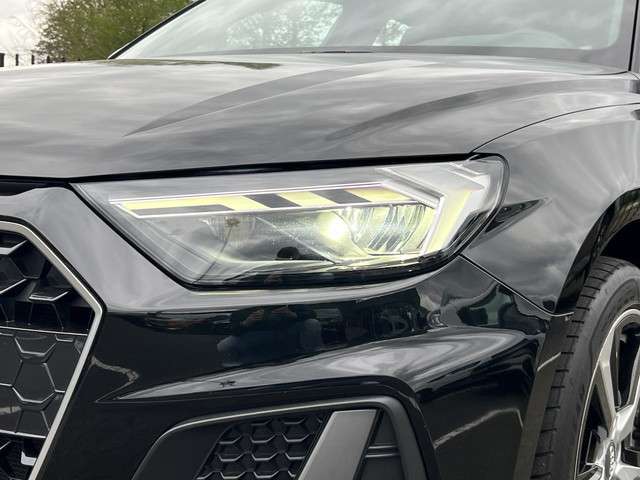 Audi A1 Sportback 25 TFSI 2x S-Line NL -Auto Vituel cockpit / 17 "lm velg / Apple android auto / Led enz