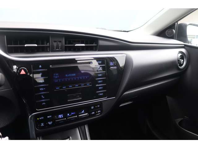 Toyota Auris 1.3 Now 100 PK BWJ 2016 | Climate C. | Parkeersensoren | Telefoon voorbereiding | Multi-media |