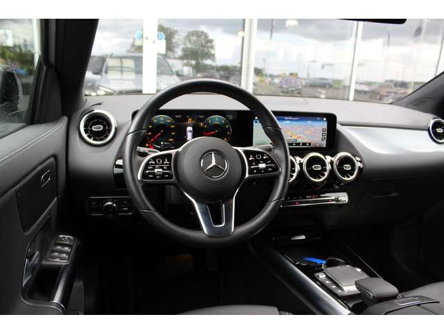 Mercedes-Benz GLA 180 Progressive | 360 camera | Wegkl. trekhaak | CarPlay |