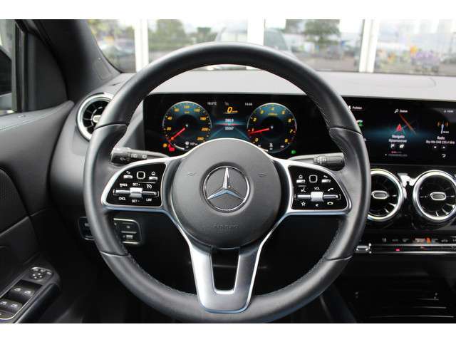 Mercedes-Benz GLA 180 Progressive | 360 camera | Wegkl. trekhaak | CarPlay |