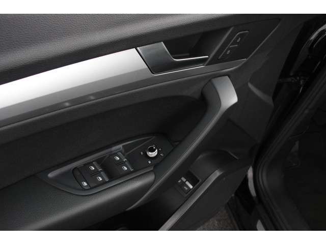 Audi Q5 50 TFSI e quattro PHEV Prestige | Navigatie | Apple Carplay/Android Auto | Adaptive Cruise Control | Parkeersensoren | Camera | Lane Assist | Elektrische achterklep | Matrix LED koplampen | Dynamische knipperlichten | Inklapbare trekhaak | Virtual Cockpit | Stoelverwarming | Privacyglass | Ambienteverlichting Multicolor