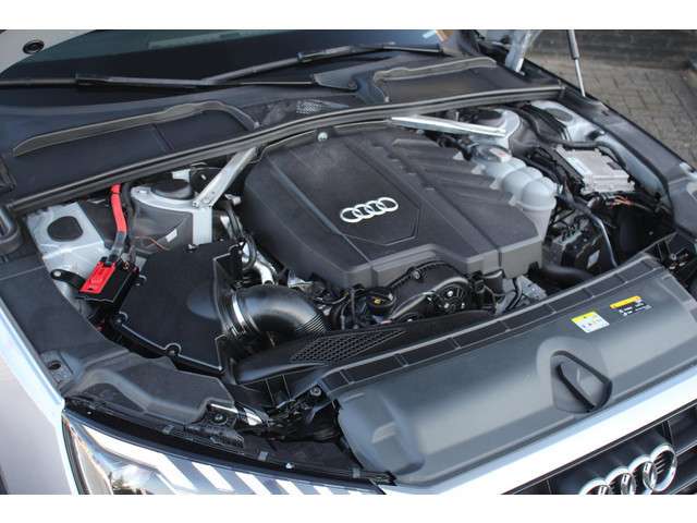 Audi A4 Avant 40 TFSI Quattro Ambition Clima 3 zone Camera Ledkoplampen Adaptive cruise Black pack Verw. stoelen Mild Hybrid
