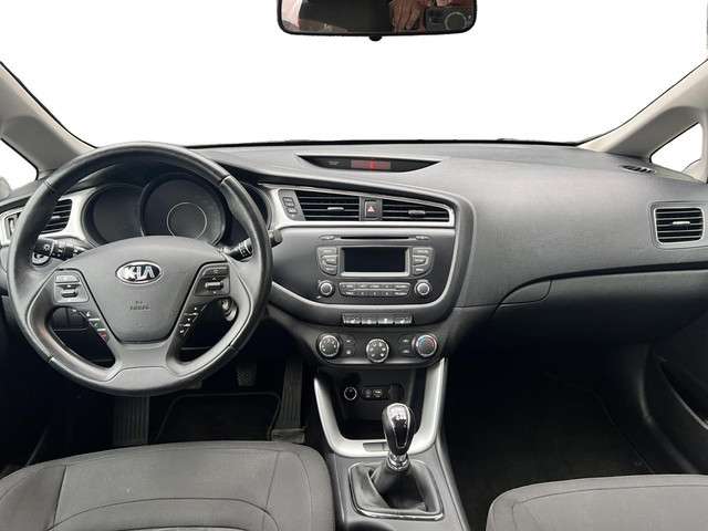 Kia cee'd Sportswagon 1.6 GDI ComfortLine Stoelverwarming, Isofix, Dakrails, Airconditioning, Bluetooth, AUX/USB aansluiting, Stuurverwarming, Elektrische ramen, Navigatie (MET GARANTIE*)