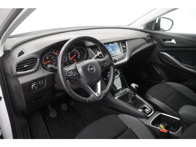 Opel Grandland X BWJ 2020 1.2 131 PK Turbo Business Executive TREKHAAK / NAVI / CLIMA / CRUISE / DAB+ / LED / KEYLESS / DODEHOEK DETECTIE